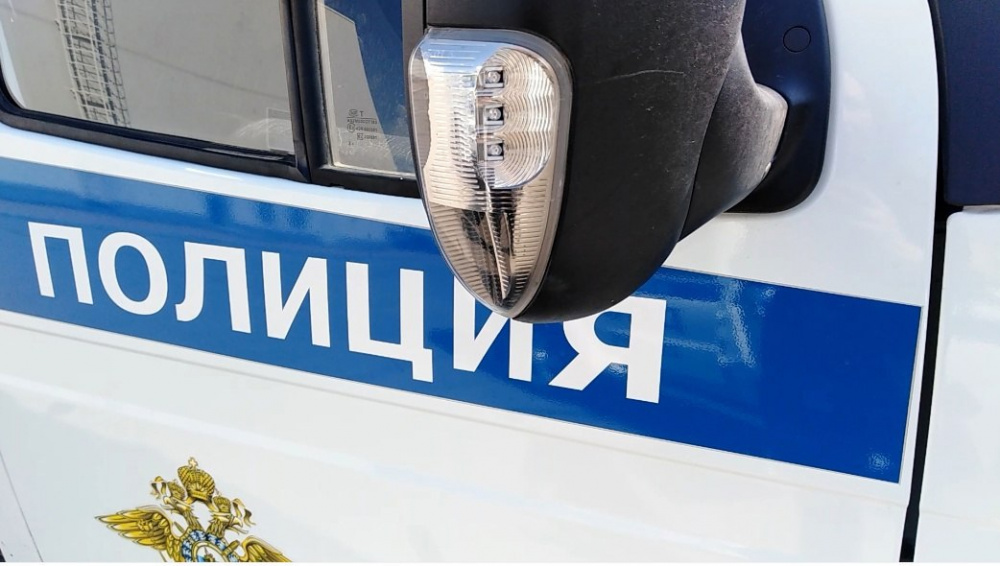 В Синарском районе местный житель украл деньги пенсионера из банкомата и купил на них машинное масло | Житель Каменска-Уральского украл деньги из банкомата и потратил их на машинное масло