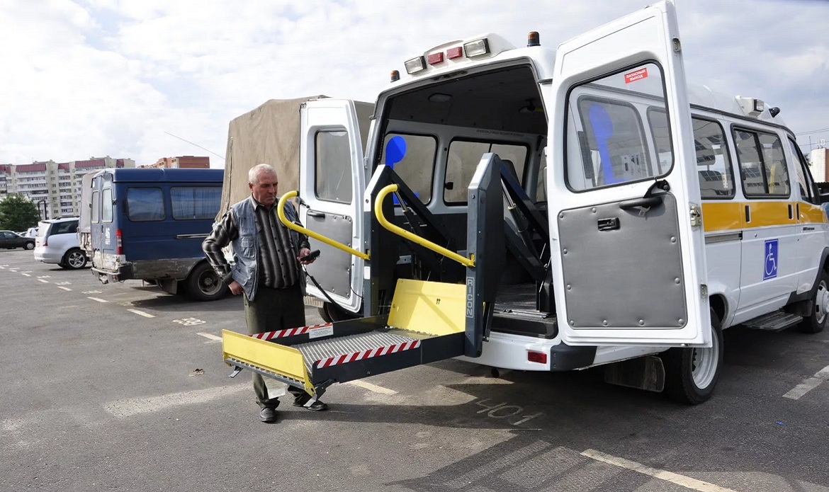 Областные власти закупили автомобили для доставки пожилых людей старше 65 лет в медучреждения, в том числе и в Каменске-Уральском
