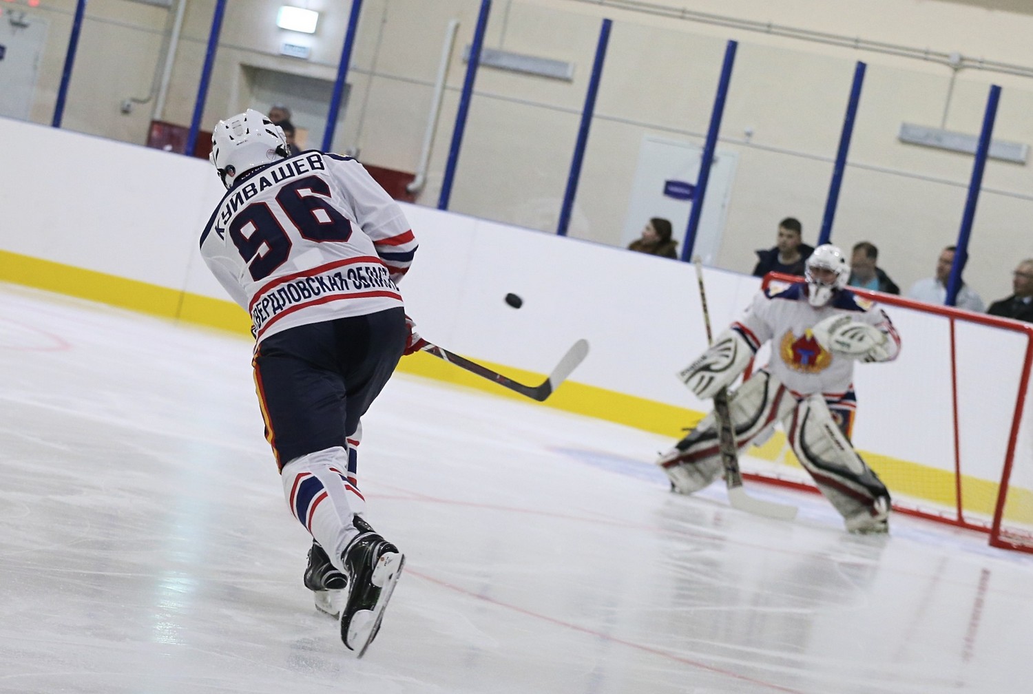 Теперь официально: как губернатор Куйвашев открывал в Каменске-Уральском многострадальную ледовую арену, которую чуть не назвали Еттунхейм