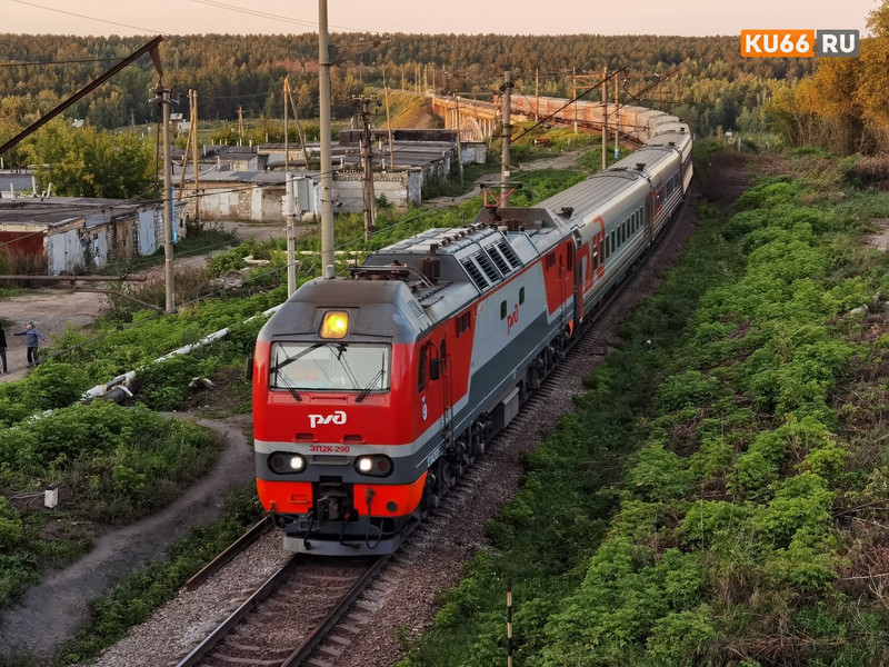 Названы самые популярные авиа- и ж/д направления по России осенью Названы самые популярные авиа- и ж/д направления по России осенью