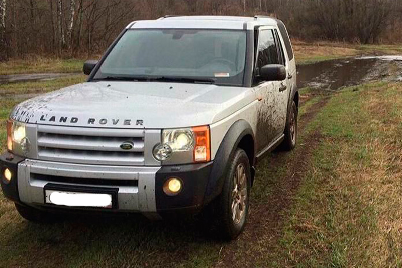 Уроженец Каменска-Уральского с подельником из Нижегородской области угнал джип с автомойки в Екатеринбурге, где проработал неделю Уроженец Каменска-Уральского с подельником из Нижегородской области угнал джип с автомойки в Екатеринбурге, где проработал неделю