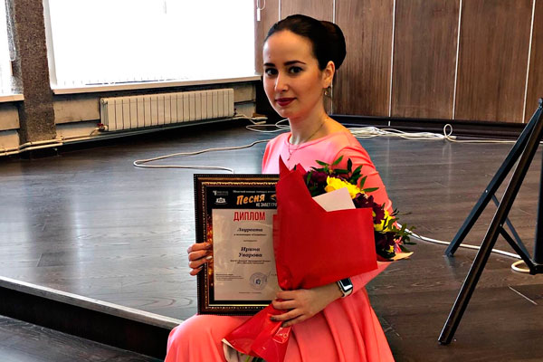 Певица из Каменска-Уральского победила в конкурсе «Песня не знает границ» и готовится представлять регион в финале состязания в УрФО