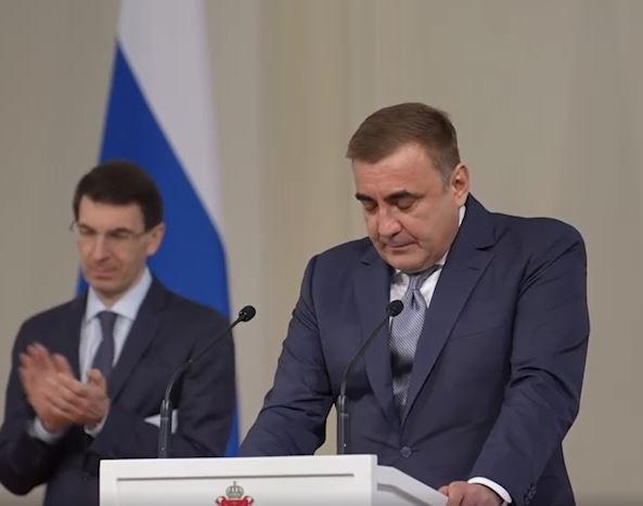 Экс-губернатор Тульской области «пустил мужскую скупую» во время прощания с регионом | Бывший тульский губернатор расчувствовался во время прощания с регионом