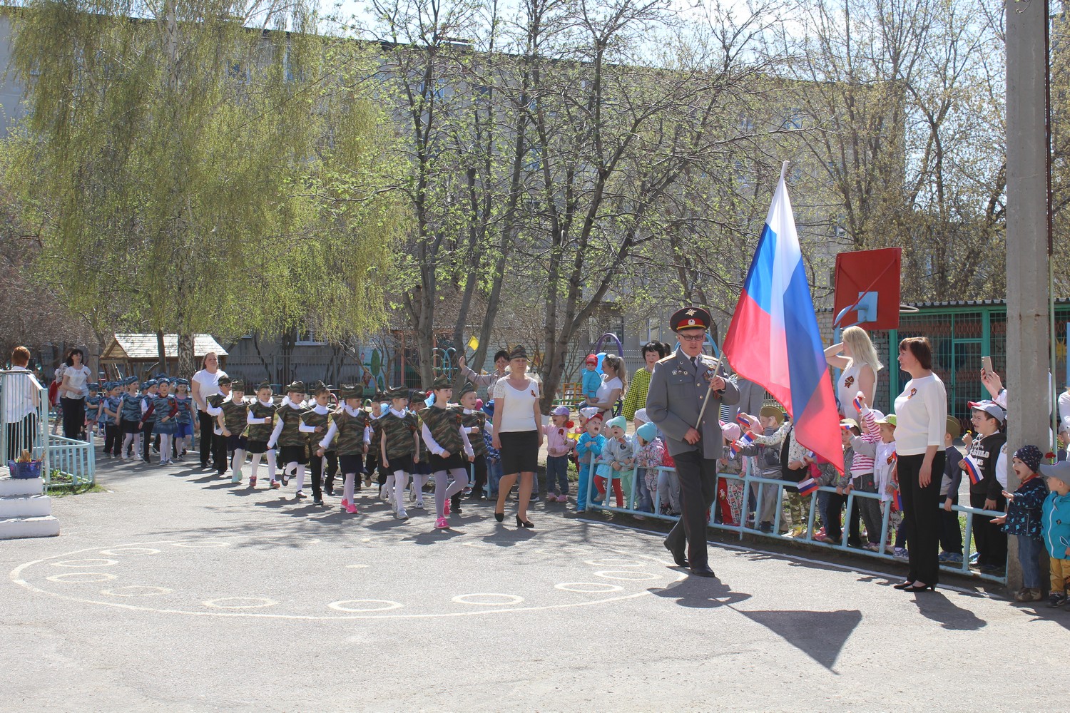 Вестью о победе, торжественным парадом и «Бессмертным полком» закончился праздник, посвященный 74-й годовщине Великой Победы в детском саду