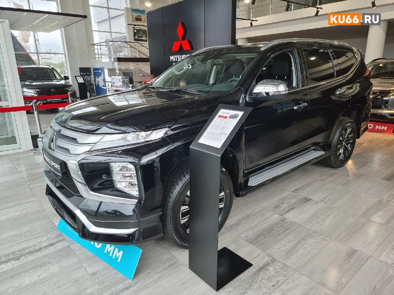 Эксперт: запасов иномарок в России хватит на три-шесть месяцев