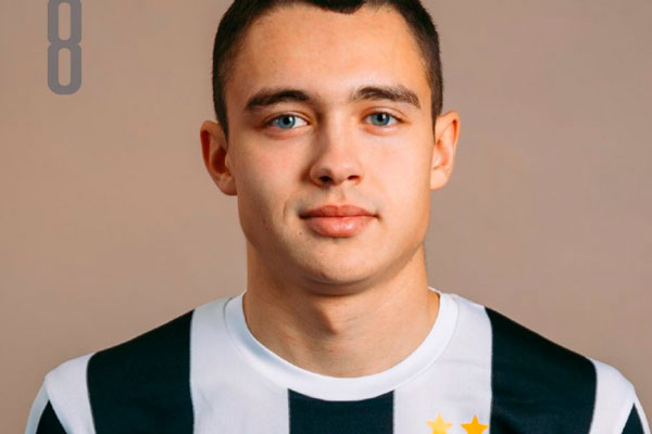 Лев Чигарев из Каменска-Уральского включен в список лучших игроков чемпионата области по футболу по итогам июня