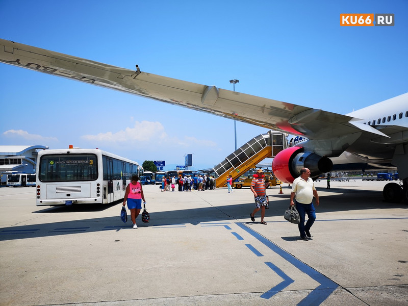 Опрос показал, сколько россиян готовы полететь в августе в Турцию