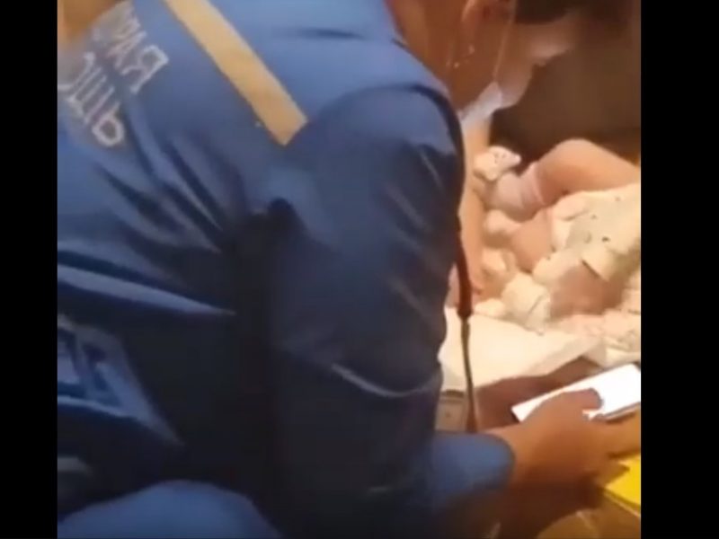 Бригада скорой приехала на вызов к ребенку и погуглила диагноз