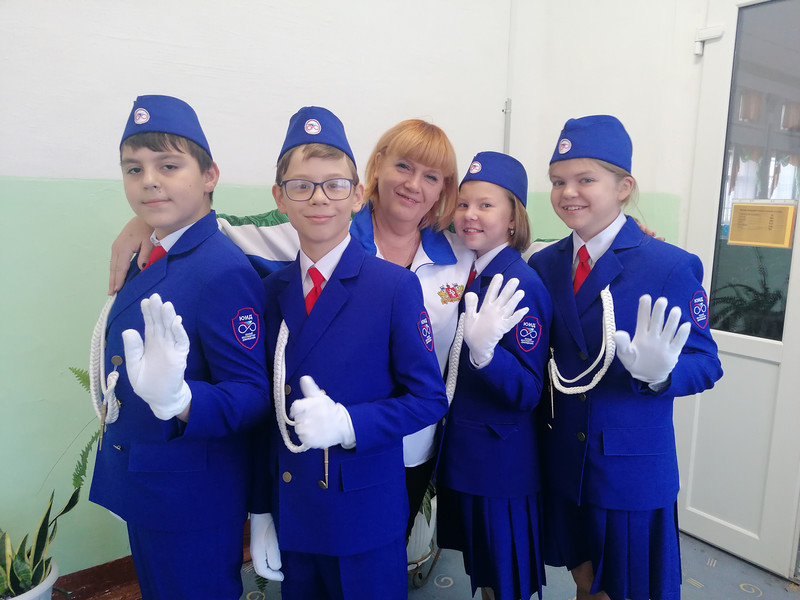 Ребята, лучше всех знающие ПДД в Каменске-Уральском, заняли третье место во Всероссийском конкурсе, где выступили за Свердловскую область