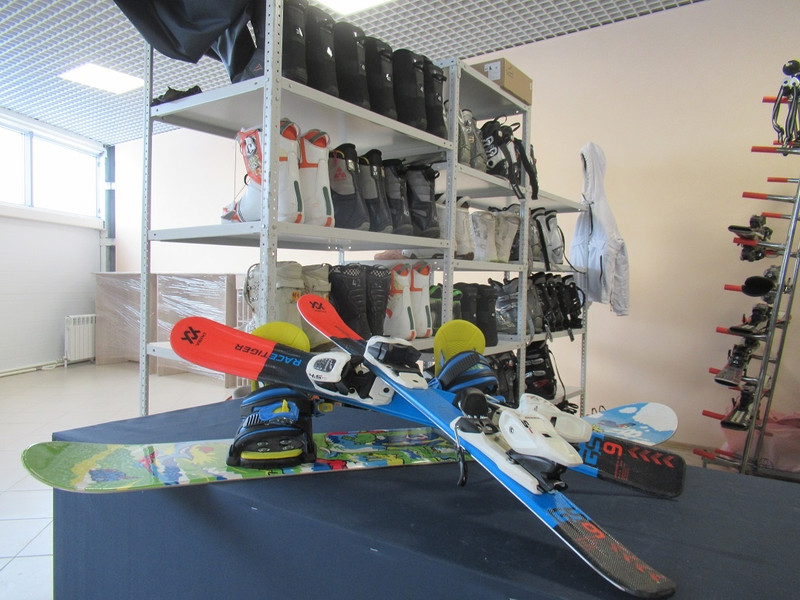 На ГЛК «Богатырек» в Каменске-Уральском появились инструкторы-нелегалы — они якобы помогают другим учиться кататься на горных лыжах