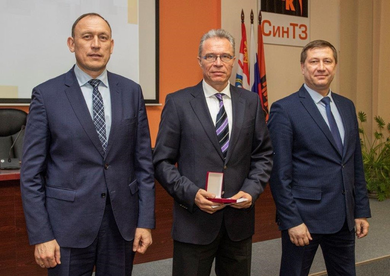 Кадры - золотой фонд СинТЗ. Энтузиазм, помноженный на опыт и знания