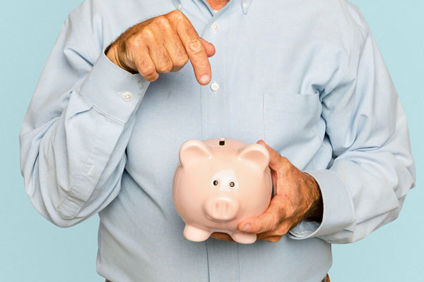 «Пора вернуть людям честно заработанное»: пенсионерам хотят вернуть недополученные деньги  | Депутаты предложили пересчитать пенсии работающим пенсионерам за 2016–2024 годы