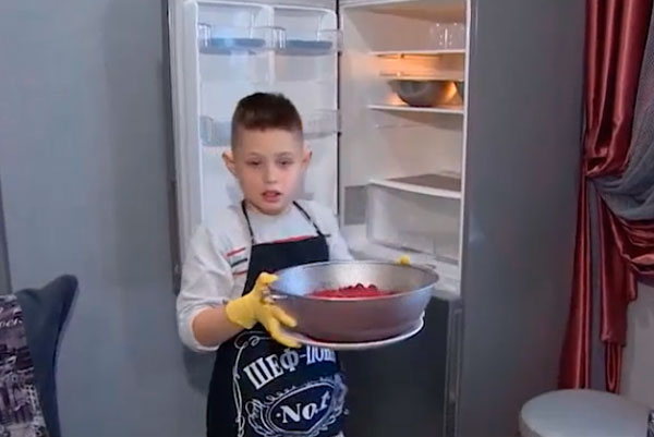 Девятилетний школьник запустил бизнес по производству варенья в Анапе