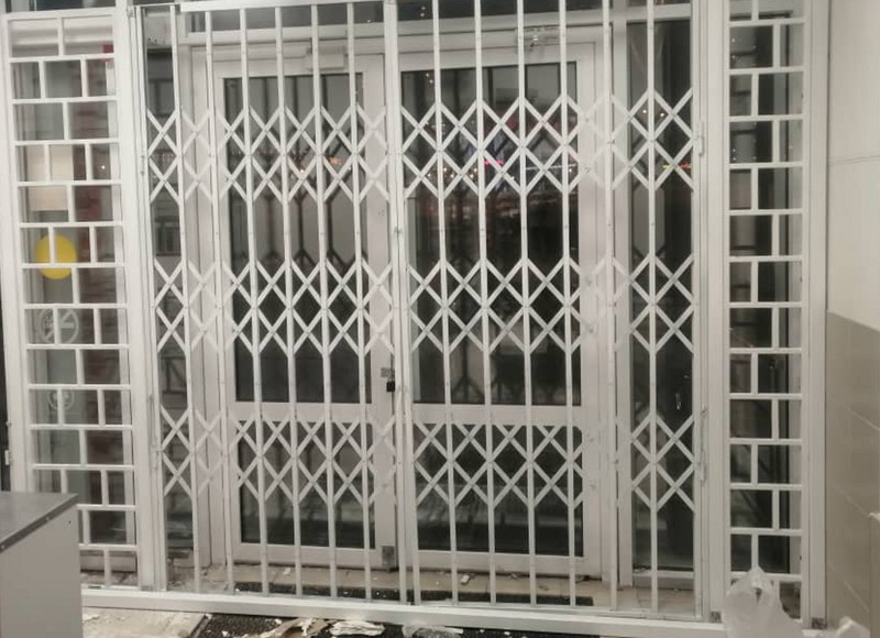 В Каменской колонии начали делать антивандальные ограждения