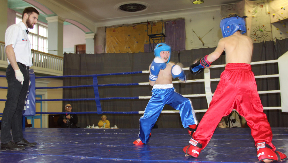 Больше ста спортсменов Свердловской и Курганской областей собрались на турнир по кикбоксингу «Путь к пьедесталу» в Каменске-Уральском Больше ста спортсменов Свердловской и Курганской областей собрались на турнир по кикбоксингу «Путь к пьедесталу» в Каменске-Уральском