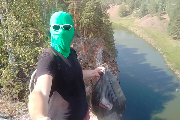 Челябинский Чистомен инспектировал мусор в Каменске - «преимущественно алкогольного характера». Говорит, локальных свалок не увидел