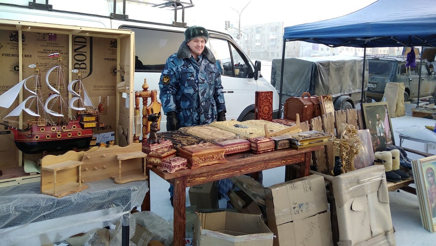 Заключенные колонии Каменска-Уральского за год произвели продукции более чем на 42 млн руб. Кое-что на днях продавали у торгового центра