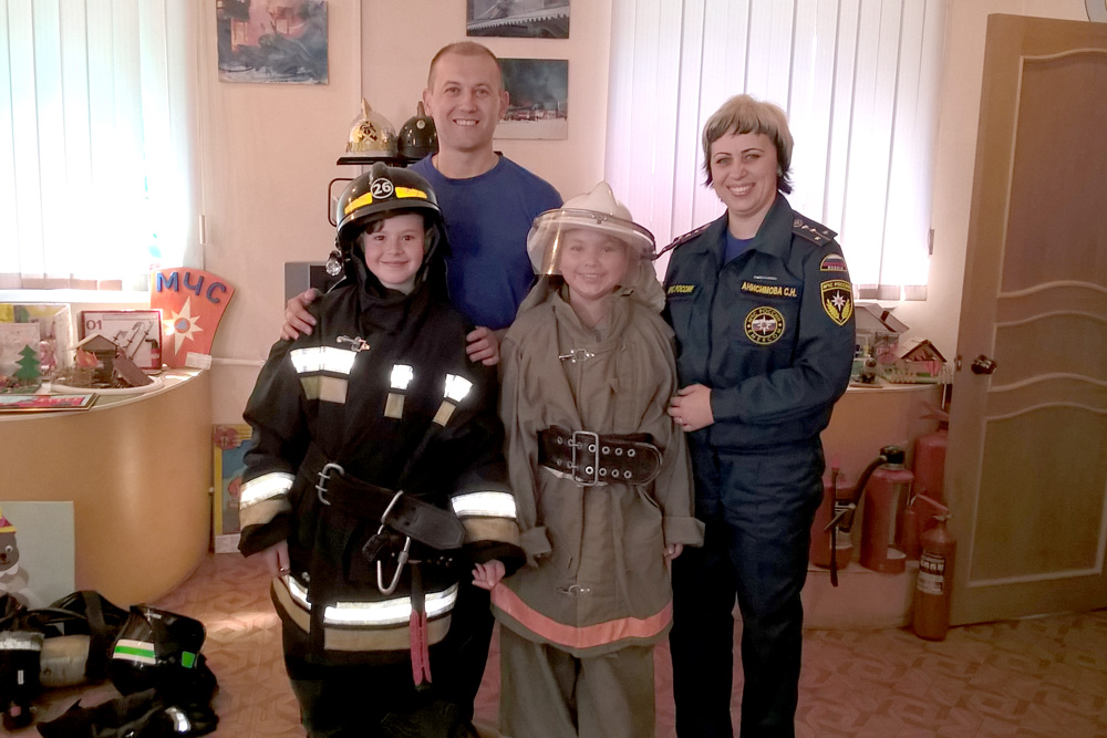 «Комната страха» со сгоревшими предметами внутри шокировала участников проекта «Каменская семья». Теперь, наверное, будут осторожнее...