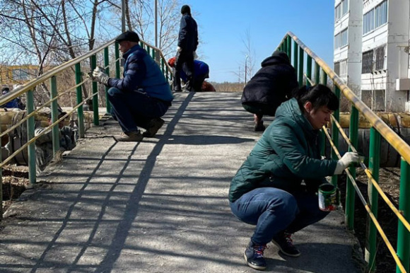 Прибираем родной город. В Каменске-Уральском на заброшенной территории депутат гордумы организовал субботник