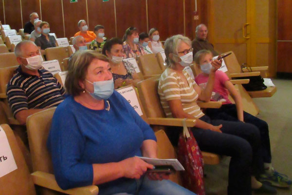 Жители поселка Чкалова пожаловались на посетителей круглосуточных магазинов - «они не дают покоя ни днем, ни ночью». Ответ полиции