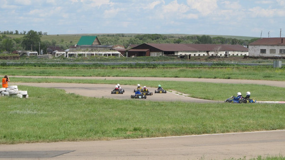 Два спортсмена — две борьбы: как юные картингисты Каменска-Уральского боролись за победу на уникальной трассе в Магнитогорске Два спортсмена — две борьбы: как юные картингисты Каменска-Уральского боролись за победу на уникальной трассе в Магнитогорске