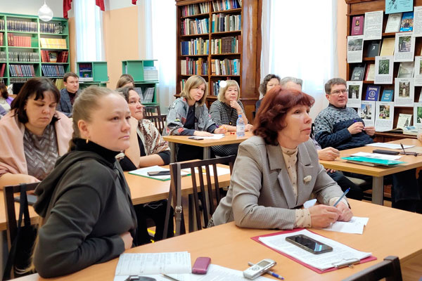 В Каменске-Уральском краеведы вспомнили историю и говорили о красивых местах