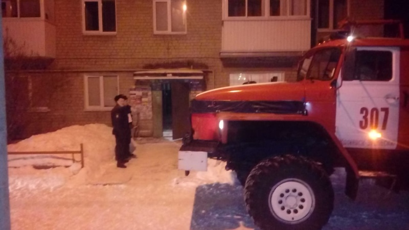 Ночью в Каменске-Уральском в пятиэтажке горела квартира