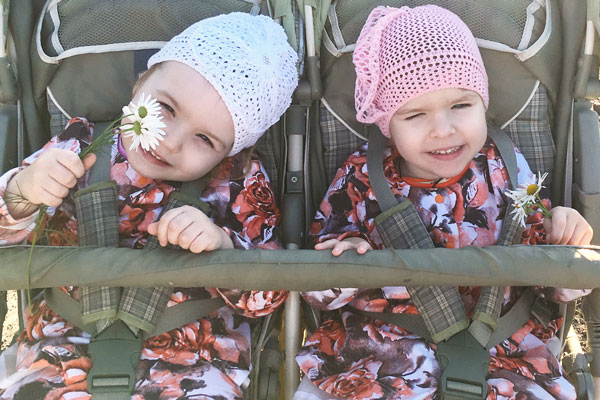 «Начало» для Василисы и Таисии: в Каменске-Уральском во время благотворительного марафона будут собирать средства на лечение девочек-сестер