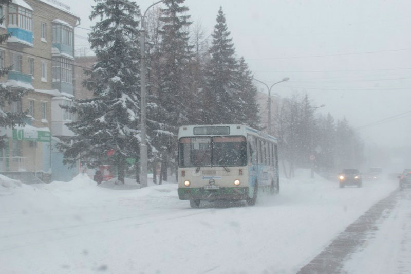 И снова сбои: с утра в Каменске с перебоями ходят «двойка», «четверка» и «пятерка», на остальных, по уверениям власти, все по графику
