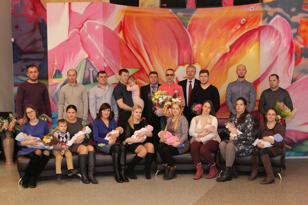 Клим, Егор, Елена, Марианна — в Каменске-Уральском в пафосной обстановке прошла церемония имянаречения новорожденных детей