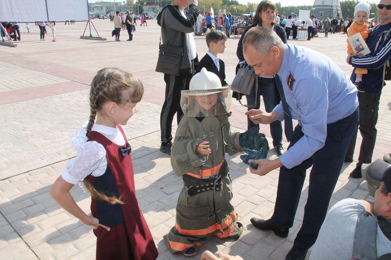 Помогали определиться с тем, кем быть в будущем. В Каменске-Уральском наравне с еще 29 городами России прошел «Парад первоклассников»