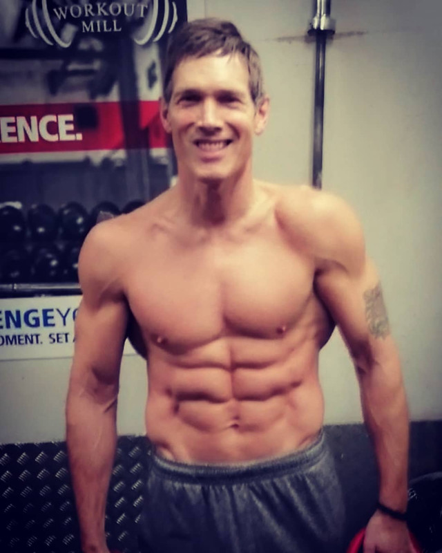 Выглядящий на 30 лет дедушка раскрыл секрет молодости