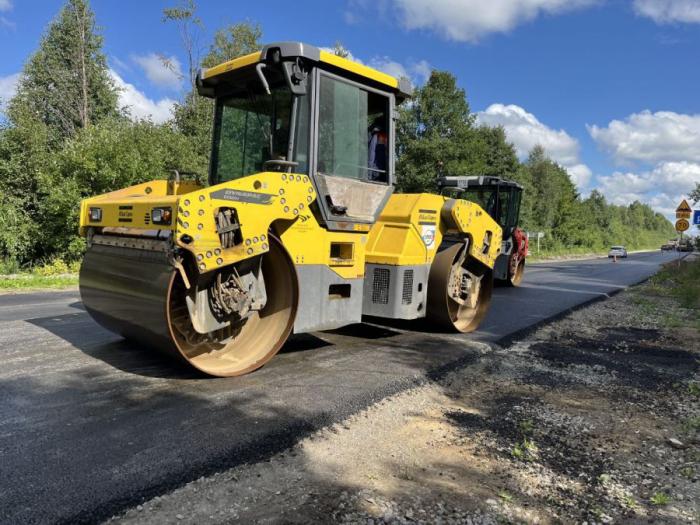 В школу из Каменска-Уральского — без ям: важные дороги отремонтировали на выезде из города | К 1 сентября в Свердловской области отремонтировали ключевые школьные маршруты