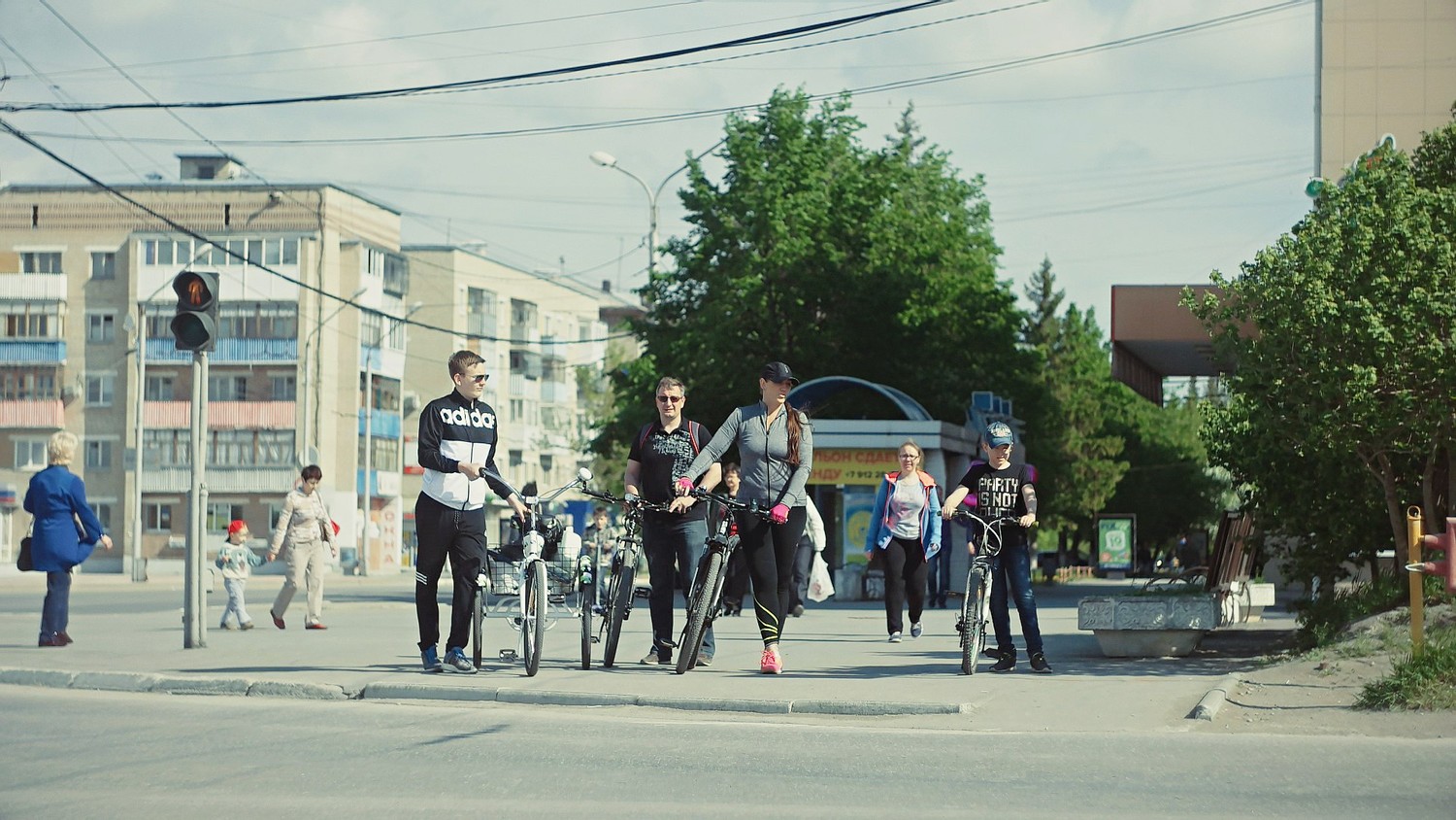 Велосипедистов в Каменске будут просить переходить через пешеходники «на своих двоих» ради безопасности тех, кто не крутит педали...