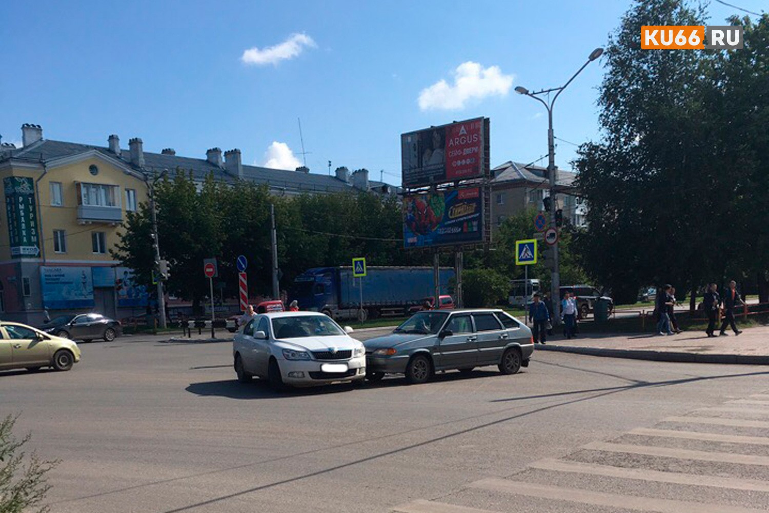 Что это был за день такой? Во вторник в Каменске-Уральском в двух ДТП Skoda Octavia встречались c «четырнадцатыми» - страдало железо Что это был за день такой? Во вторник в Каменске-Уральском в двух ДТП Skoda Octavia встречались c «четырнадцатыми» - страдало железо