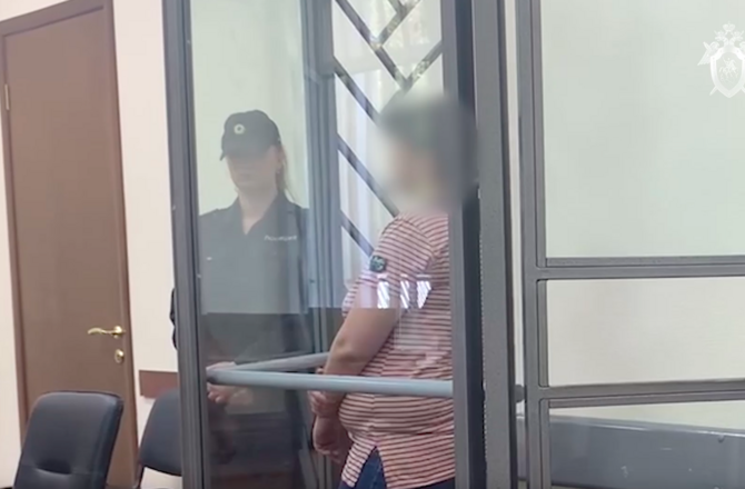 В Краснодаре мать и отчим до смерти забили ребенка массажером и проводом