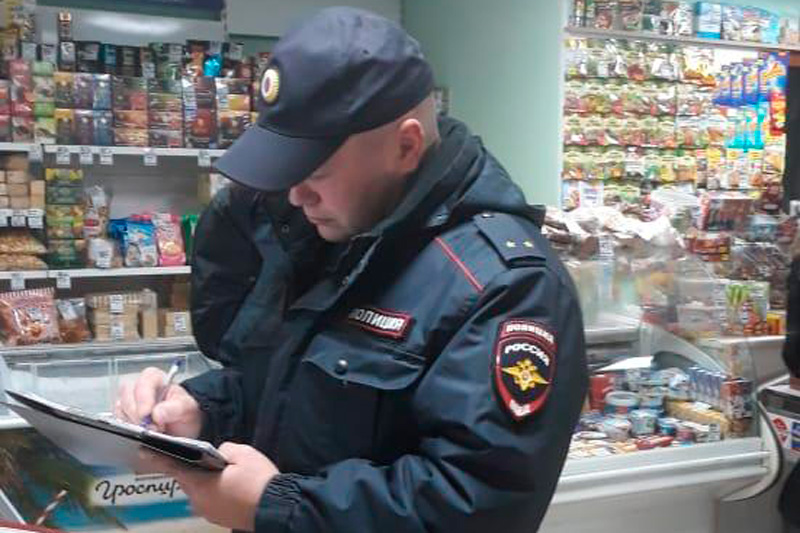 Бизнесмены в Каменске-Уральском плюют на закон, когда дело касается алкоголя — продают фунфырики, в том числе детям. АДРЕСА нарушителей Бизнесмены в Каменске-Уральском плюют на закон, когда дело касается алкоголя — продают фунфырики, в том числе детям. АДРЕСА нарушителей