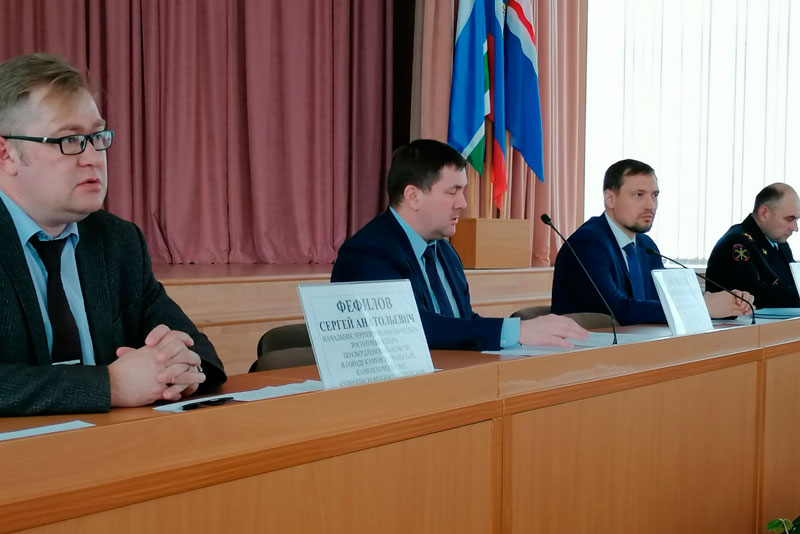 «Дай Бог, чтобы результаты были отрицательными». Как власть и спецслужбы контролируют ситуацию с коронавирусом в Каменске-Уральском