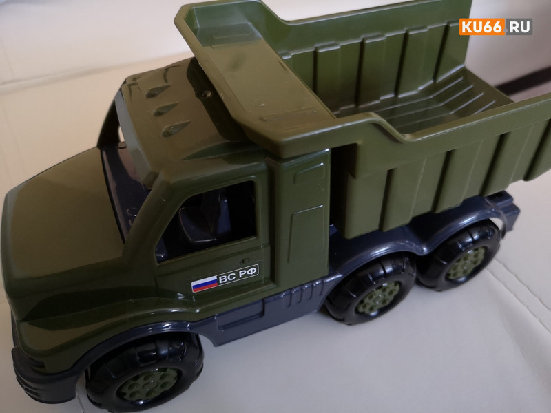 В родительских чатах каменцы обсуждают запрет входить родителям на территорию детсадов — говорят, его вводят с 1 июня