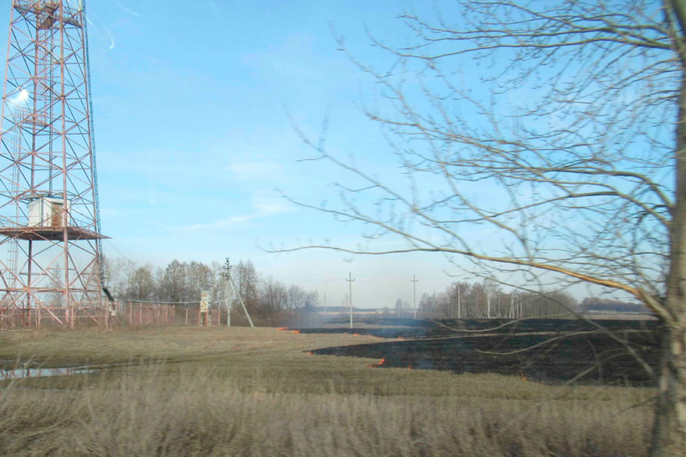 Было горячо: за неделю в Каменске-Уральском горела трава и бывшее общежитие. Власти хватаются за голову и признают — люди ничего не боятся!