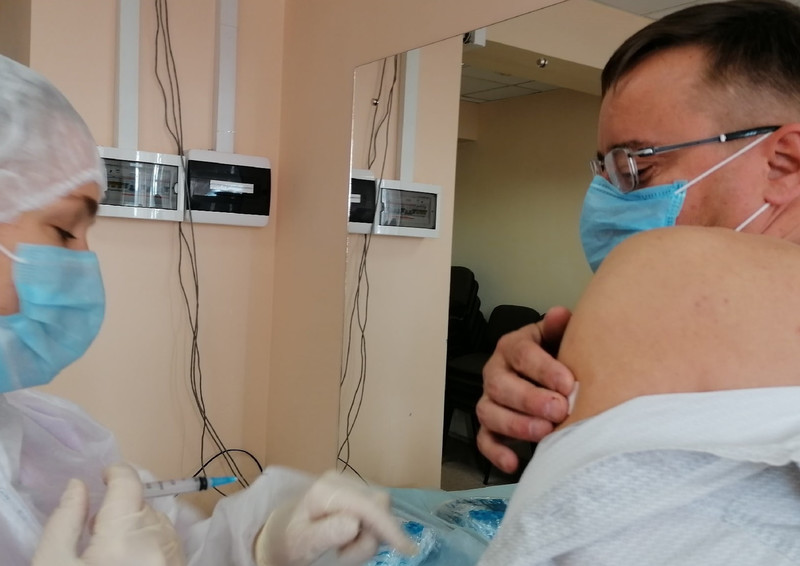 Чиновники — тоже люди. В мэрии Каменска-Уральского в четверг прошла прививочная кампания: от гриппа сегодня «колются» все желающие