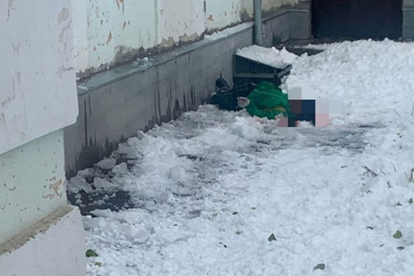 В Каменске прокуратура организовала проверку в связи с гибелью мужчины при уборке снега с крыши многоквартирного дома