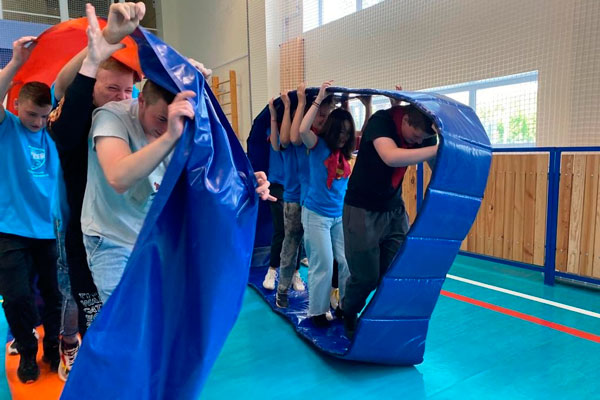 В Каменске-Уральском на базе спортивного комплекса "Космос" состоялся слёт трудовых отрядов