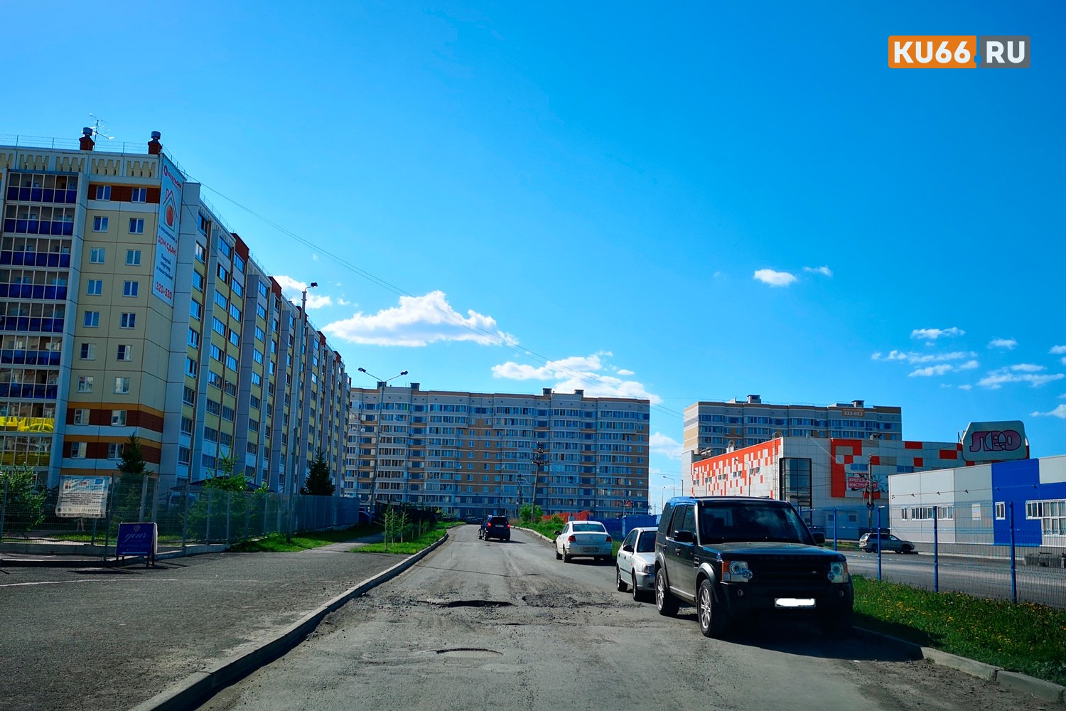 Зимой от снега не убирали, сейчас ремонтировать не хотят: не опять, а снова рассказываем про «убитый» кусок дороги в Каменске-Уральском