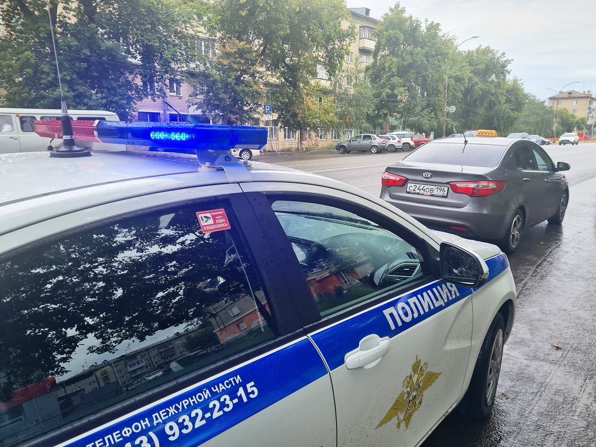 ГИБДД Каменска-Уральского выявила у таксистов десятки нарушений 