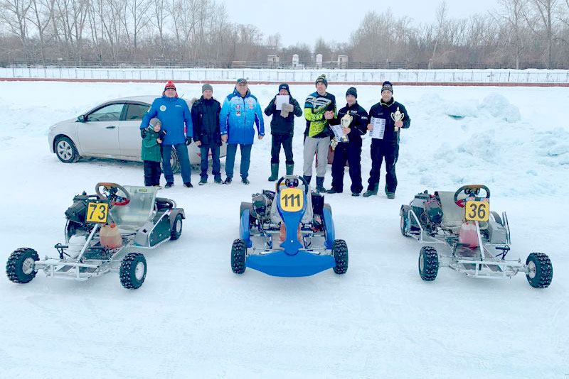 Соревнование, насыщенное противостояниями: в Каменске-Уральском прошел этап кубка области по картингу на шипах. Трассу гонщики «шли» с боем