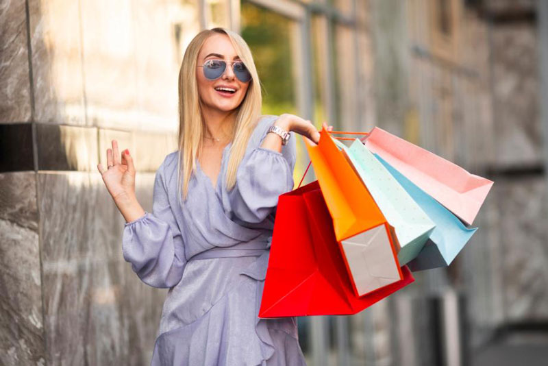 Треть россиян заявили, что жалеют о покупках этим летом | "ЮMoney": чаще всего россияне жалеют о покупке обуви