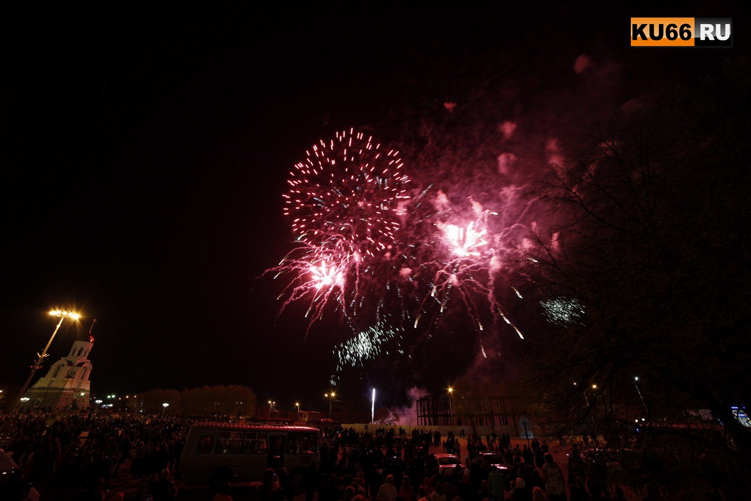 Семь минут - длительность фейерверка в Каменске-Уральском - стали финальным аккордом Дня Победы!