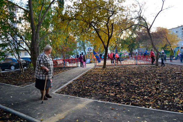 Инструкция от мэрии: что делать, если Вы завидуете соседям, у которых появился благоустроенный двор в Каменске-Уральском, и хотите такой же?