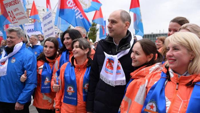 Как трудовые коллективы Свердловской области отметили праздник весны и труда | Первомайские демонстрации прошли в Свердловской области